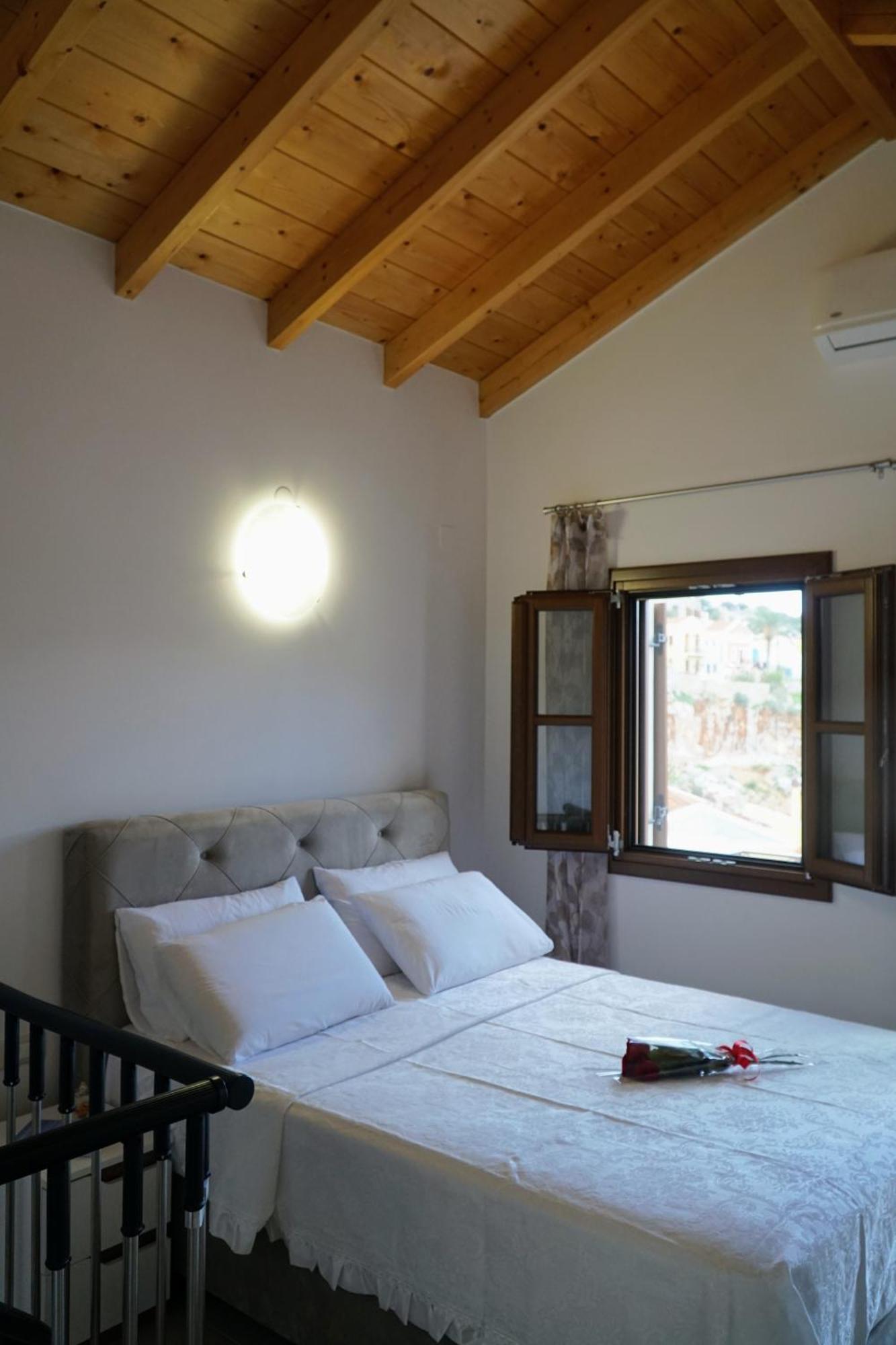 Oceanis Apartment Symi Bagian luar foto